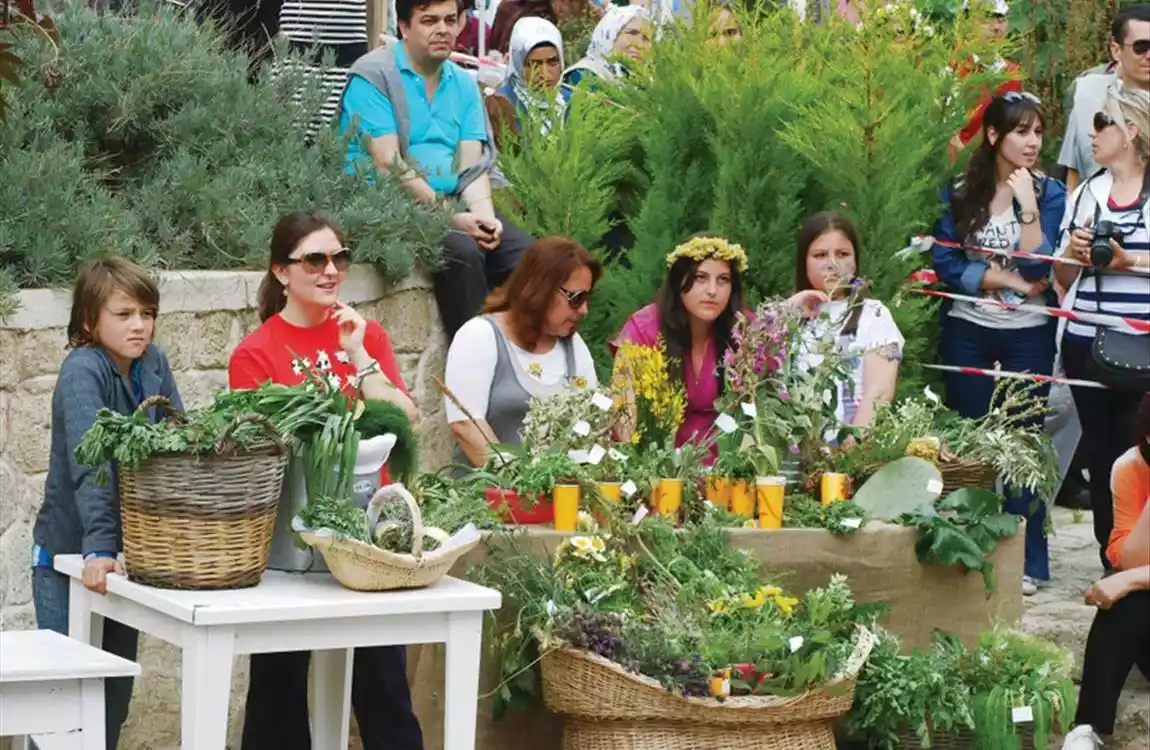 Alaçatı Ot Festivali Turu 1 Gece Otel Konaklamalı